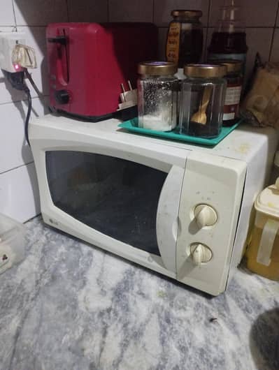 microwave oven