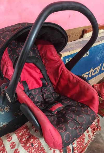 infant baby carry cot and car safety seat