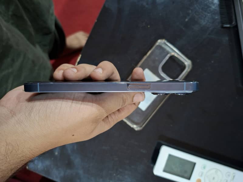 iPhone 13 Pro 2