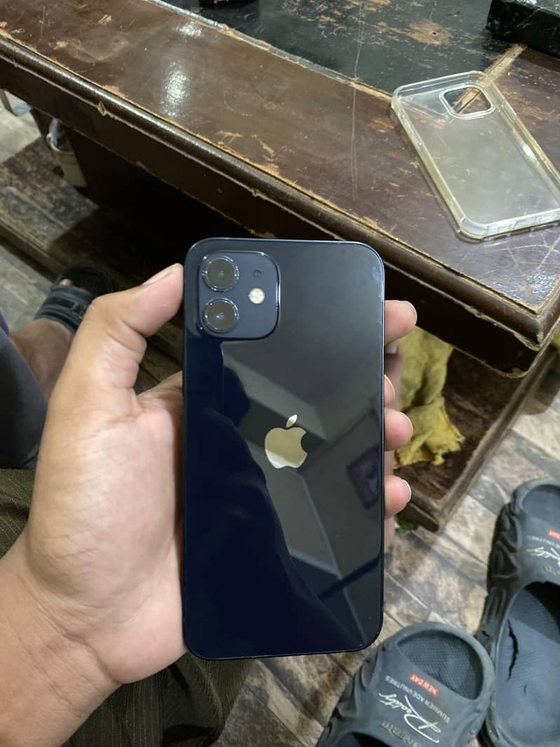 Apple iPhone 12 2