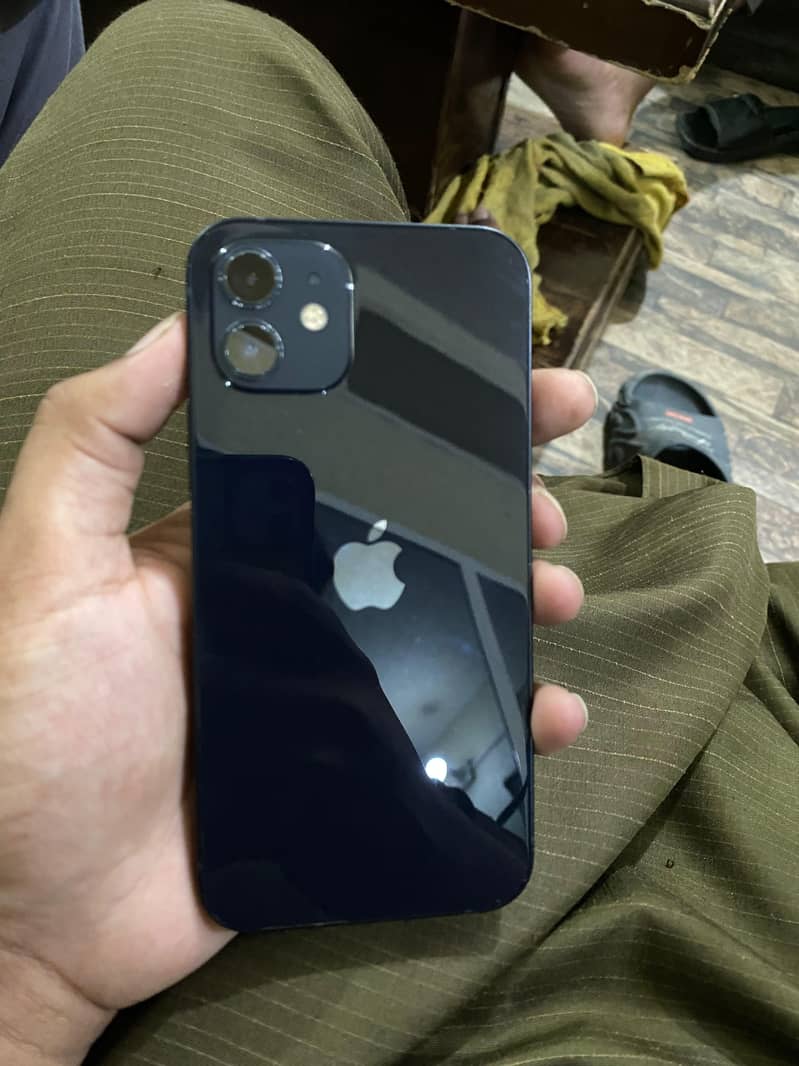 Apple iPhone 12 3