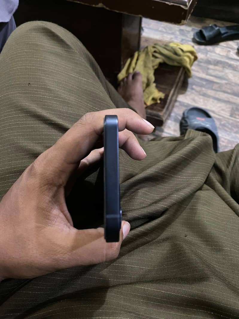 Apple iPhone 12 7