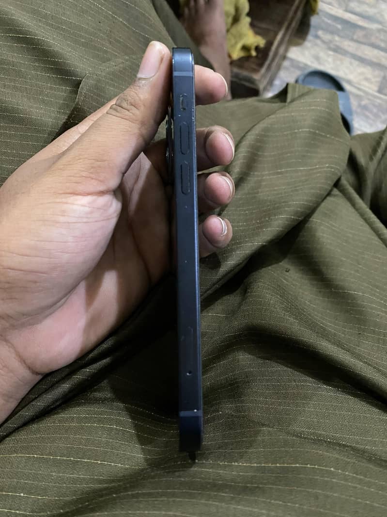Apple iPhone 12 8