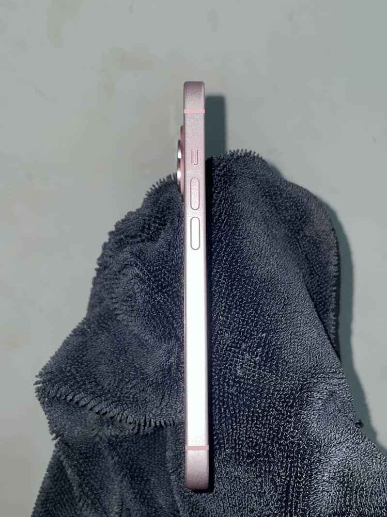 Apple iPhone 15 2