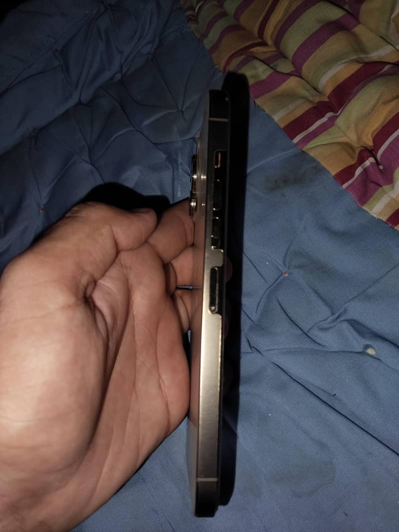 Apple iPhone 13 Pro Max 1