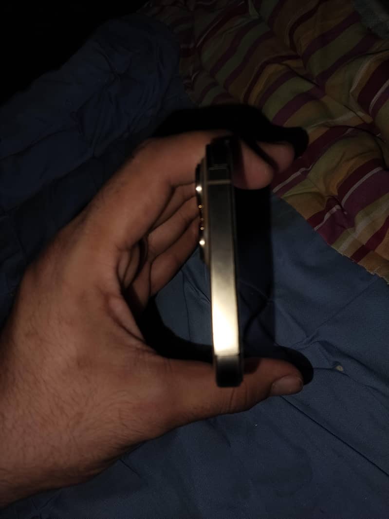 Apple iPhone 13 Pro Max 3