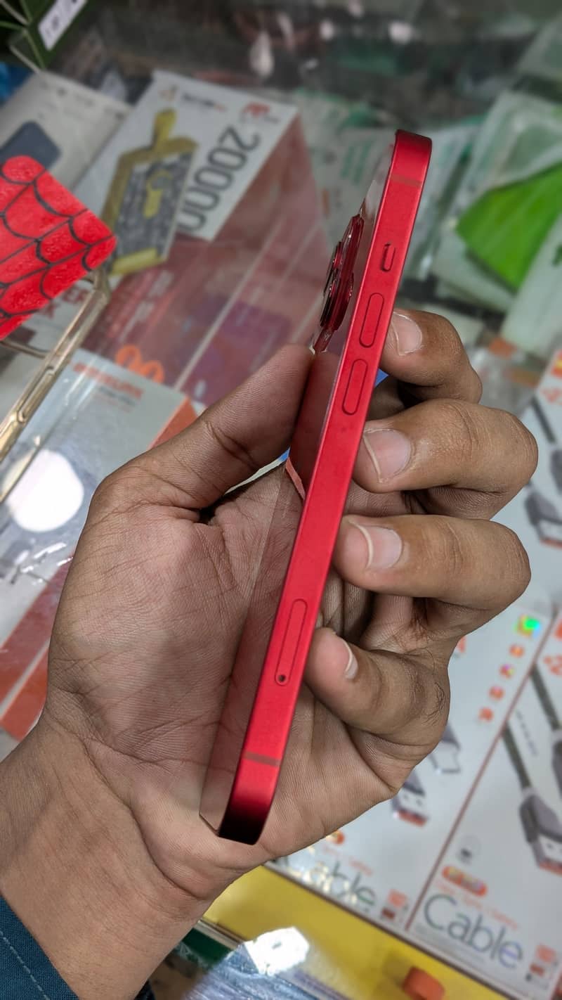 Apple iPhone 13 2