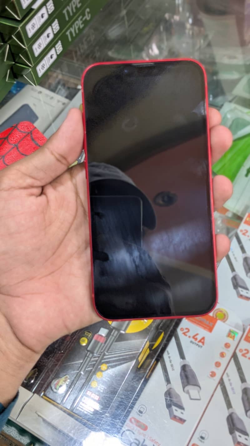 Apple iPhone 13 4