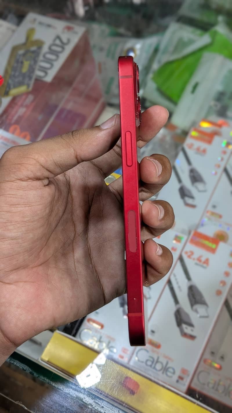 Apple iPhone 13 5