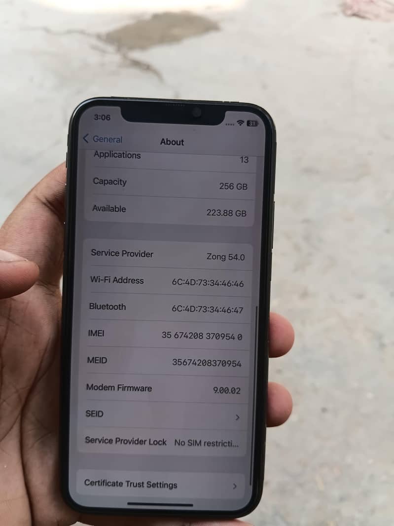 Apple iPhone X 3
