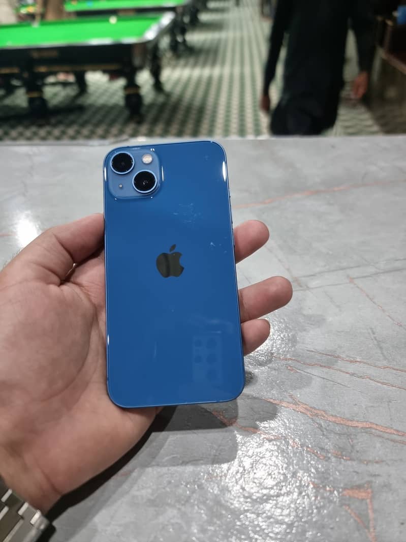 Apple iPhone 13 0