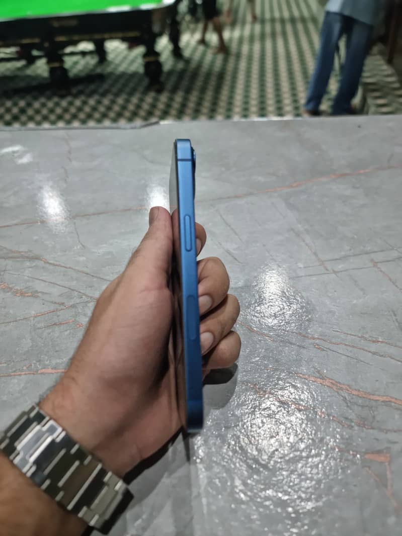 Apple iPhone 13 1