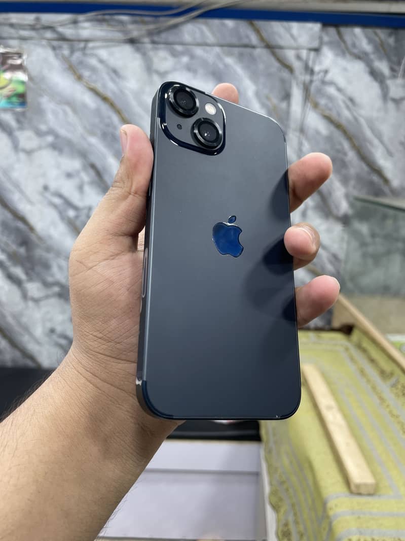 Apple iPhone 13 0