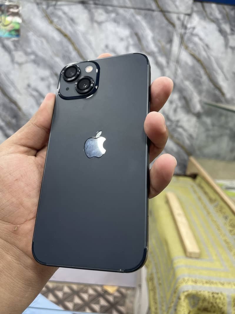 Apple iPhone 13 5