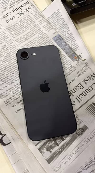 Apple iPhone 16e jv