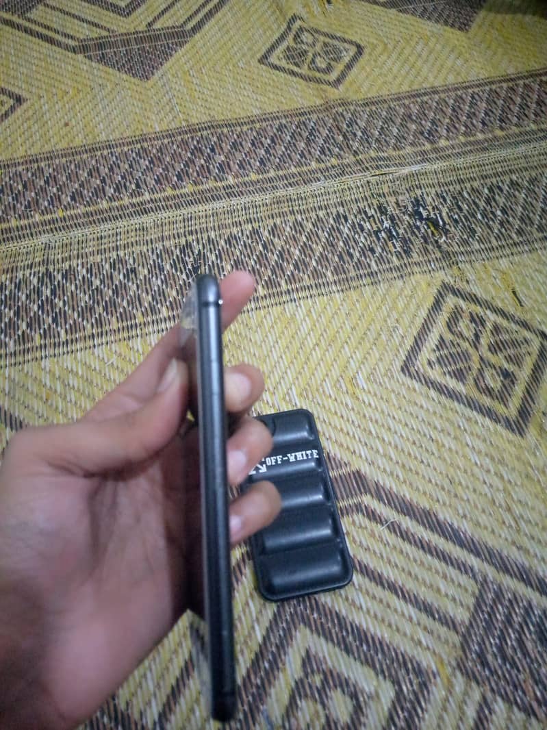Apple iPhone 8 4