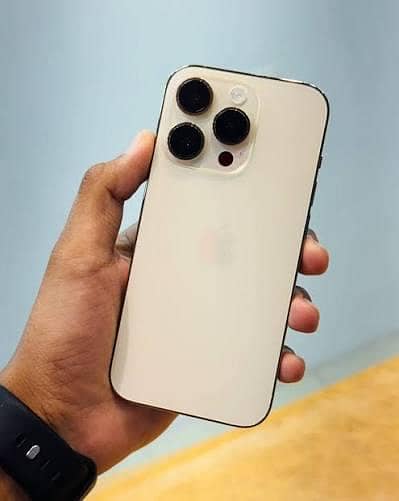 Apple iPhone 14 Pro 0