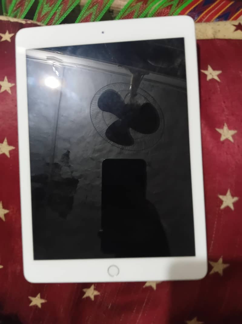 ipad (6th generation ) 1