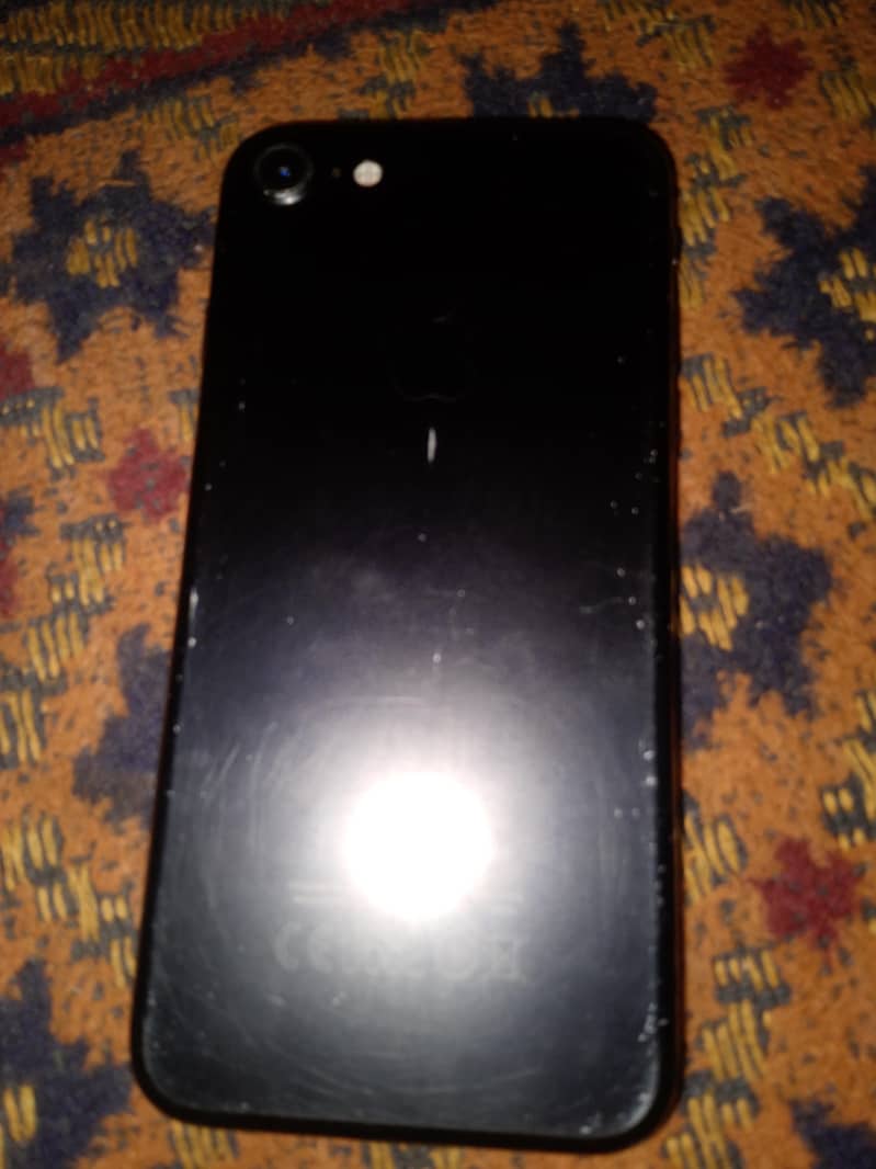 Apple iPhone 7 0