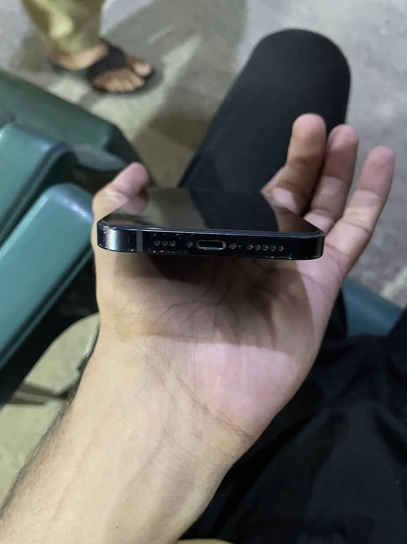 Apple iPhone 12 2