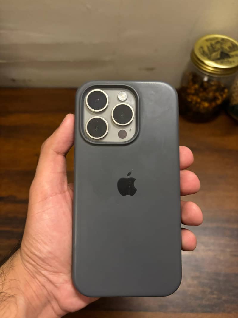 Apple iPhone 15 Pro 0