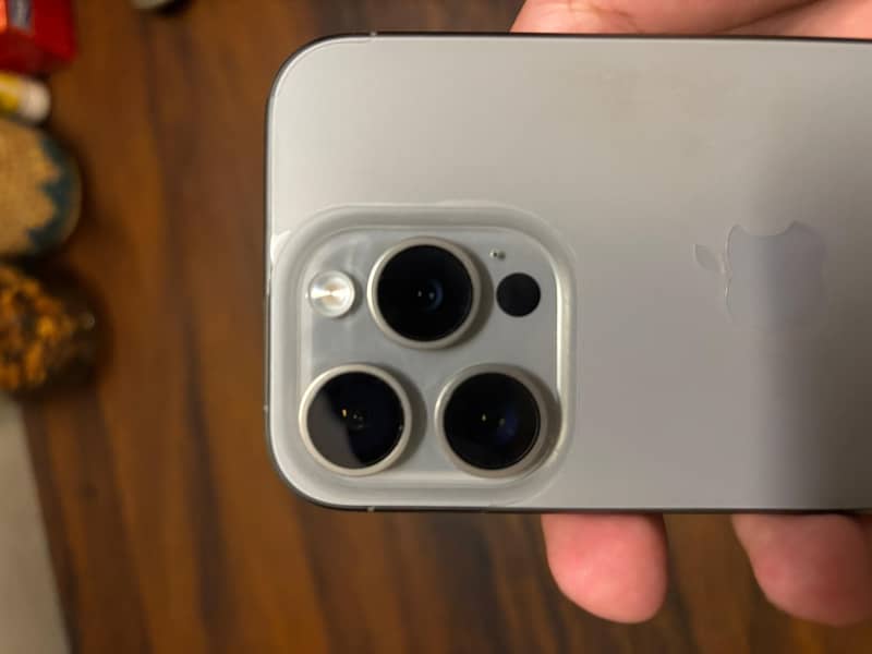 Apple iPhone 15 Pro 4