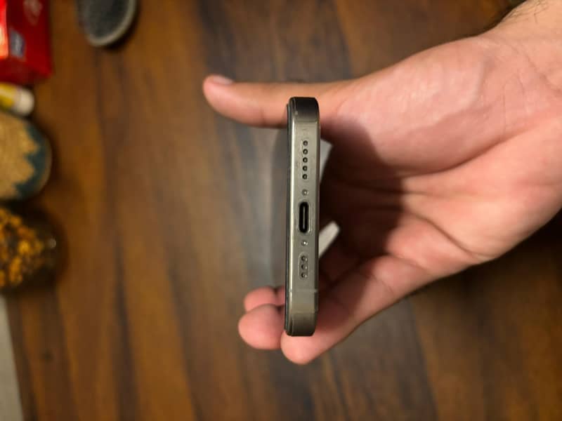 Apple iPhone 15 Pro 6