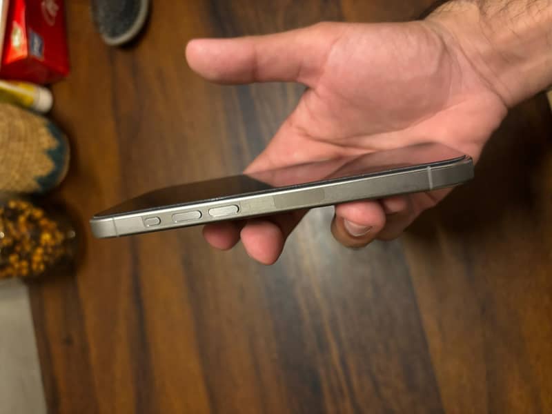 Apple iPhone 15 Pro 8