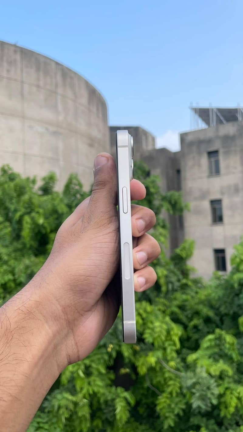 iPhone 14 1