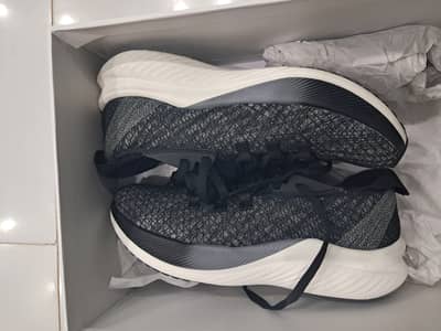 One degree xlr8(carbon plate shoes) SIZE:40 Colour black and grey