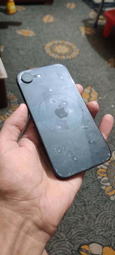Apple iPhone 16e jv