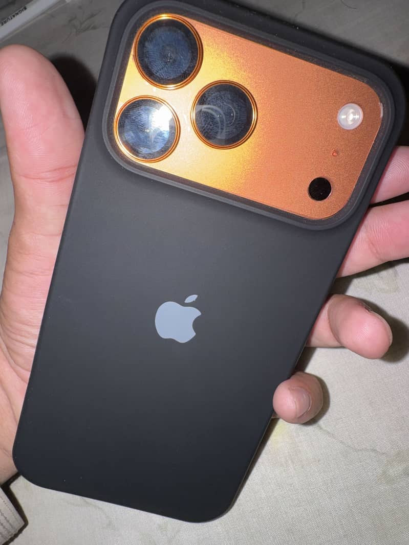 Apple iPhone 17 Pro Max 1