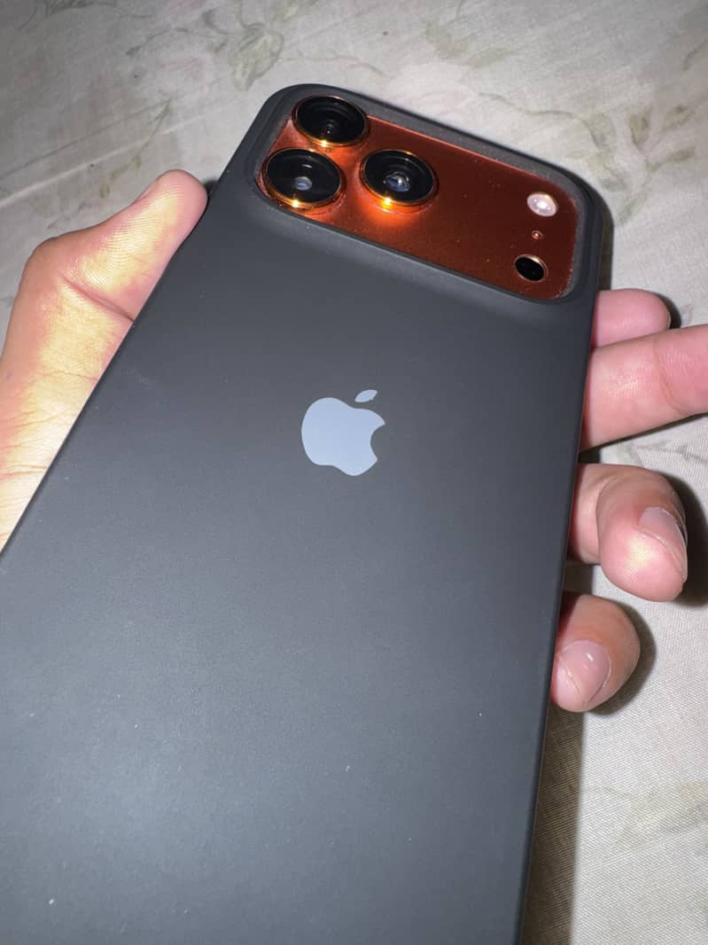 Apple iPhone 17 Pro Max 2