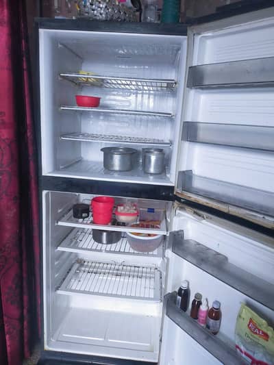 refrigerator home used
