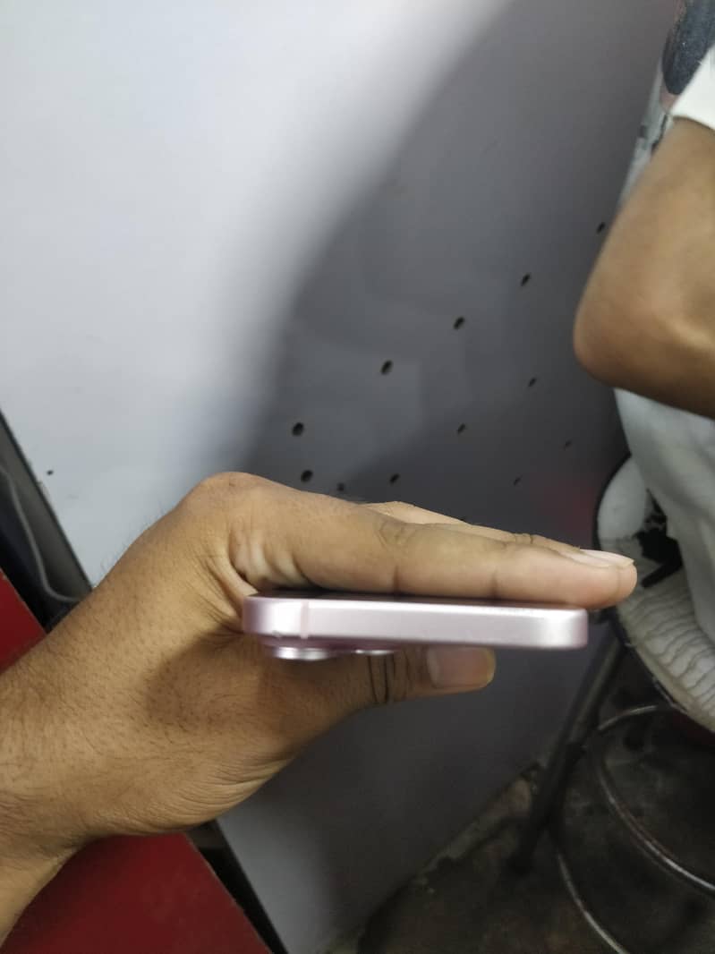 Apple iPhone 15 5