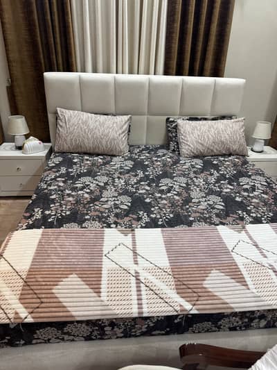 Double bed with dressing and 2 side tables + Single bed with 1 S. T