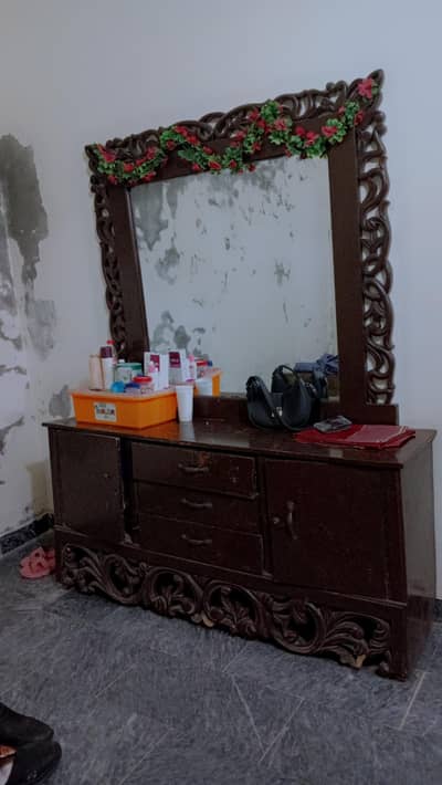 dressing table