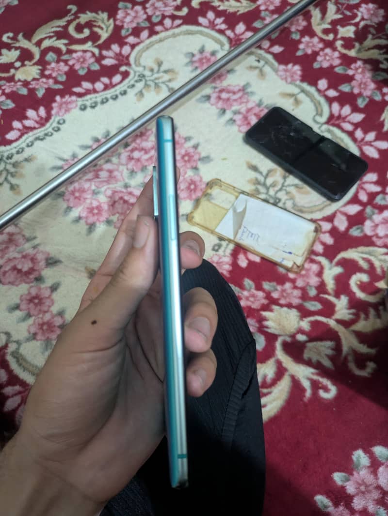 one plus 8T 4