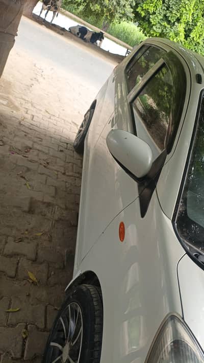 Daihatsu Mira 2012