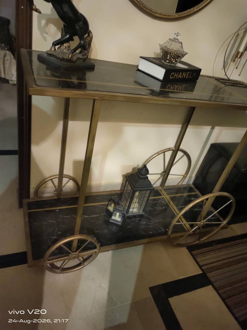 Console table 0