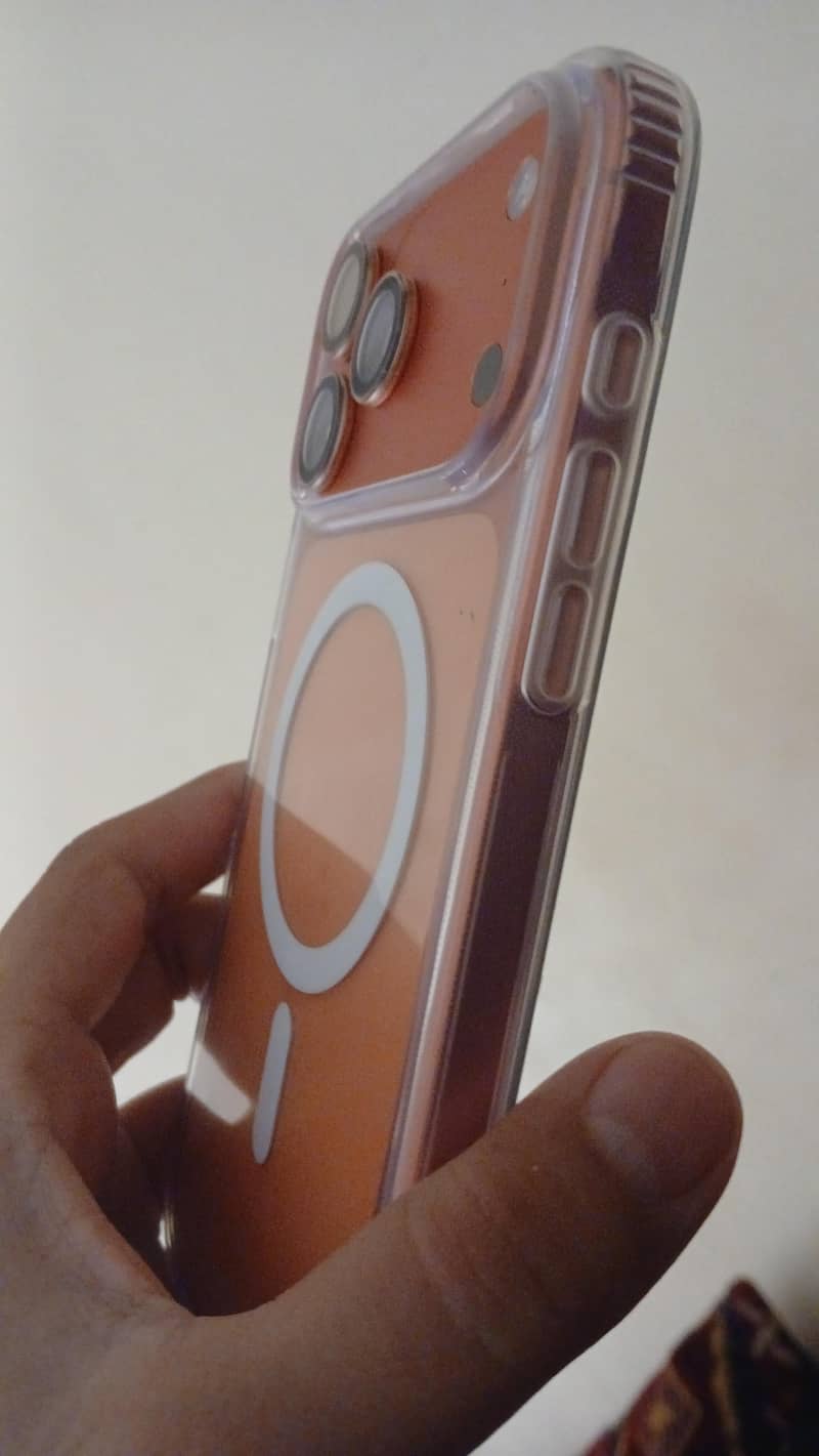 Apple iPhone 17 Pro Max 4
