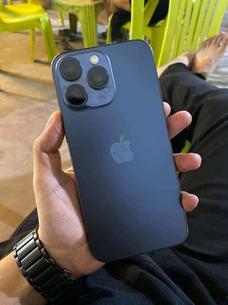 Apple iPhone 15 Pro Max 1