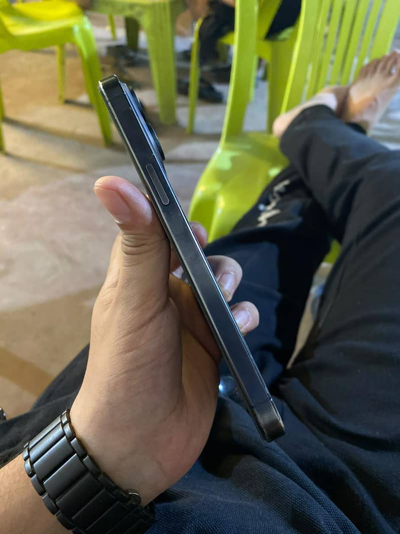 Apple iPhone 15 Pro Max 3