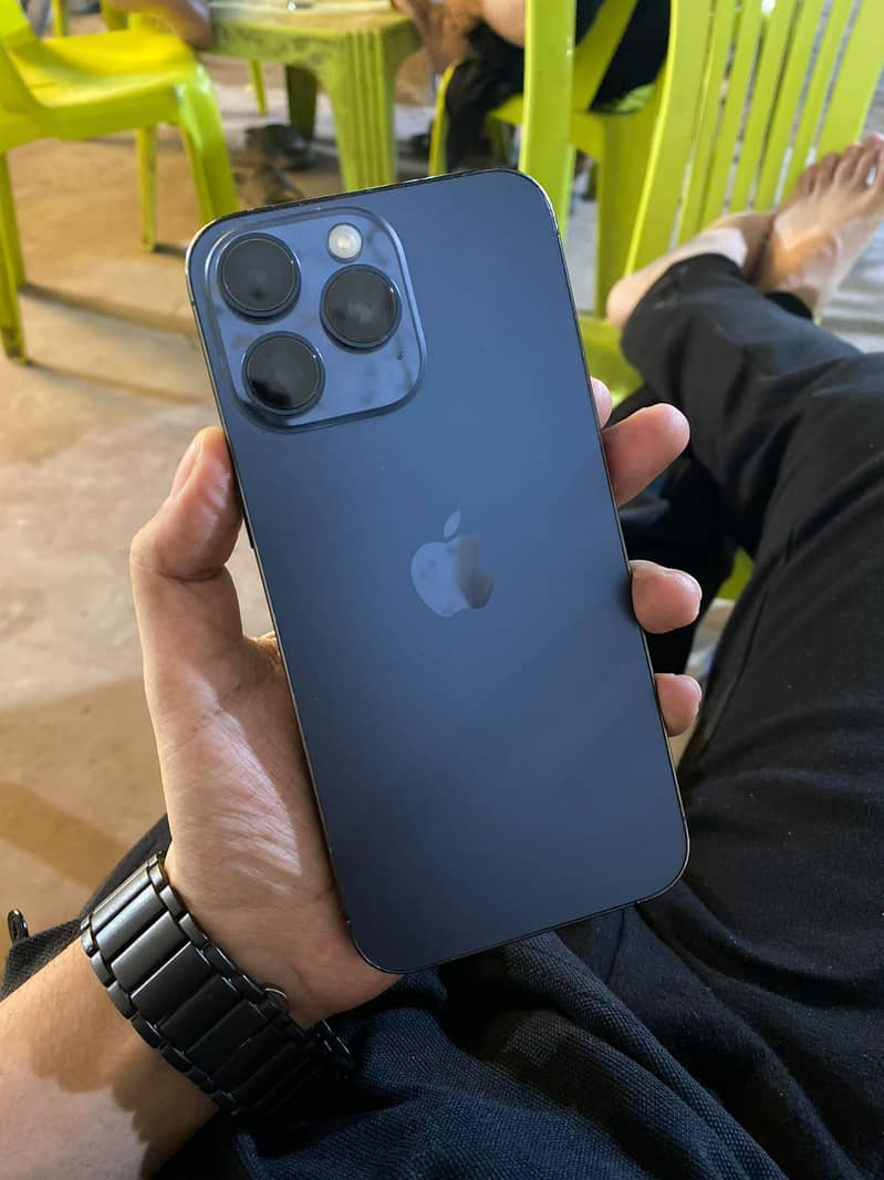 Apple iPhone 15 Pro Max 5