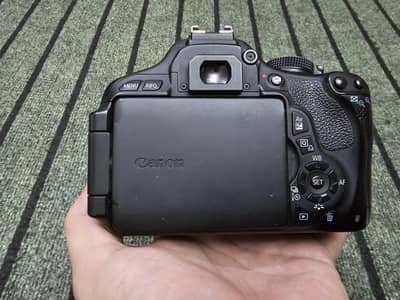 Canon 600D DSLR Camera Urgent for sale.
