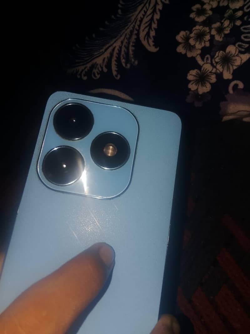 Tecno Spark 20 0