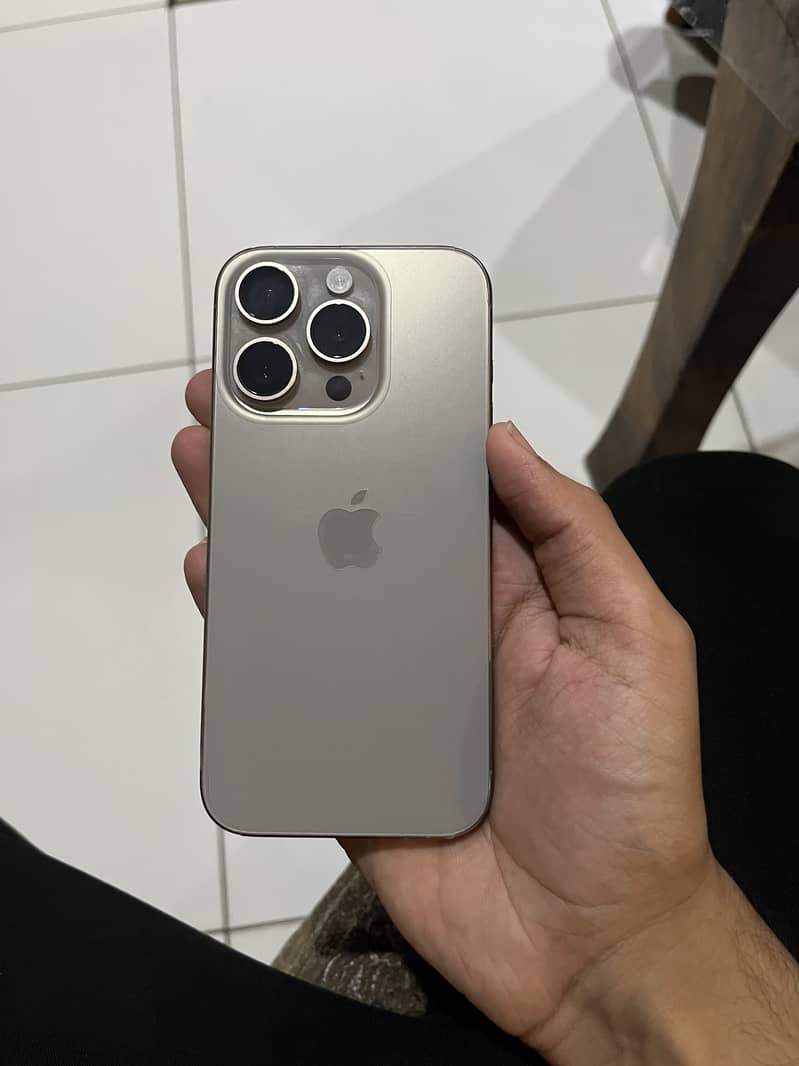 Apple iPhone 15 Pro 4