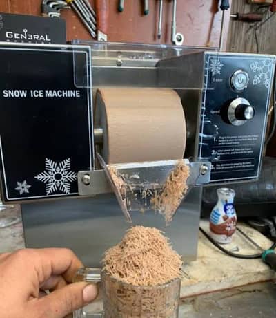 Snowflake Ice Maker Machine for Home Use - Excellent Condition