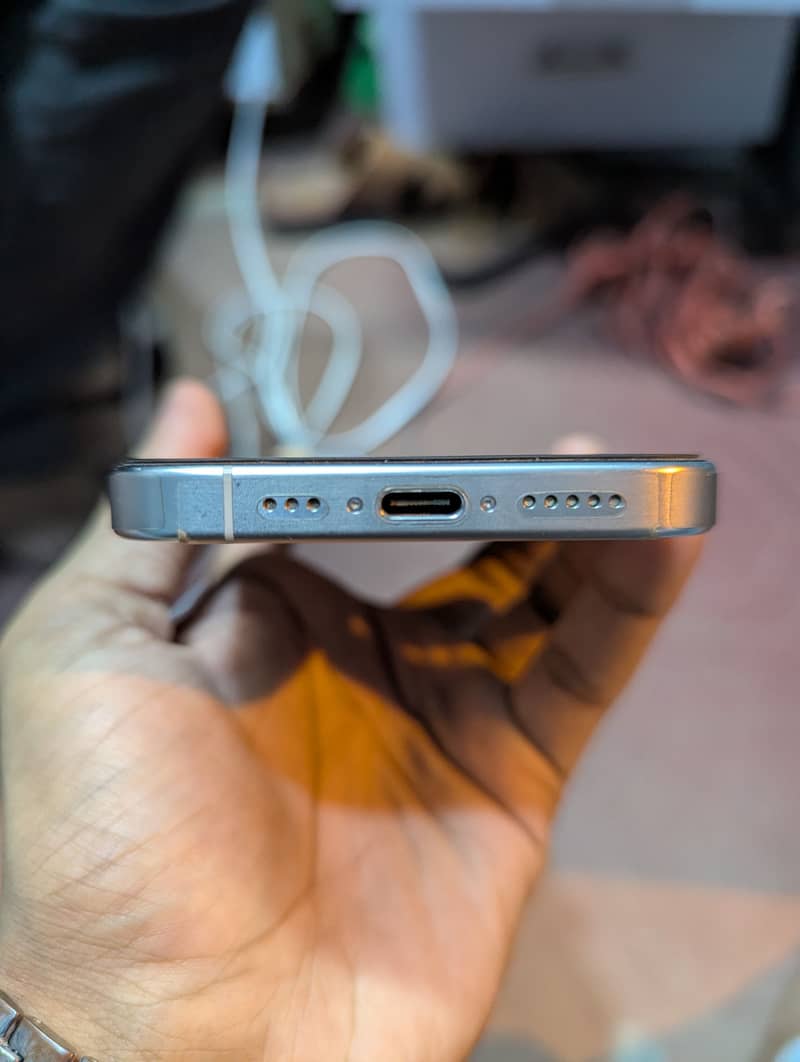 Apple iPhone 15 Pro 4