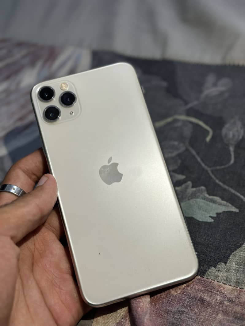 iphone 11 pro max 2
